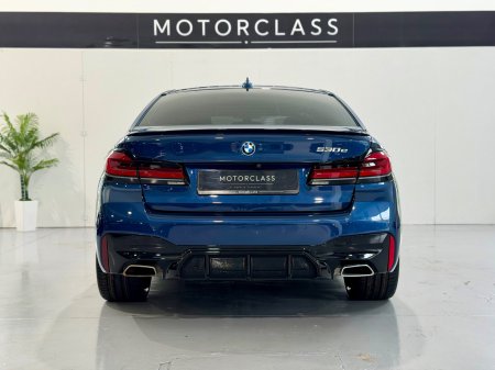 2022 BMW 5-Series - photo 7