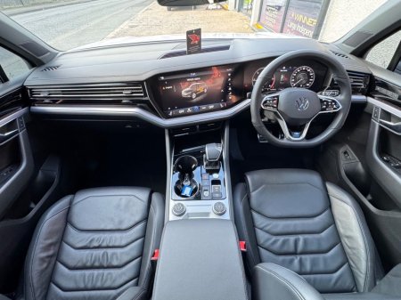 2023 Volkswagen Touareg - photo 19