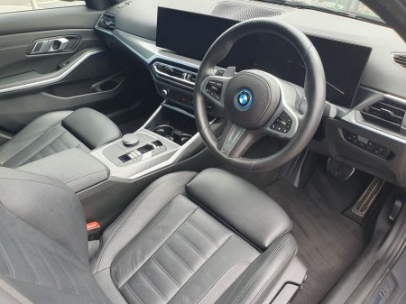 2023 BMW 3-Series - photo 6