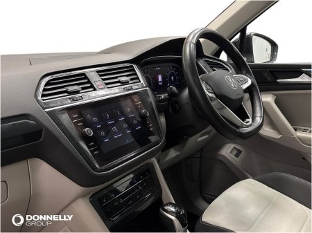 2022 Volkswagen Tiguan - photo 2