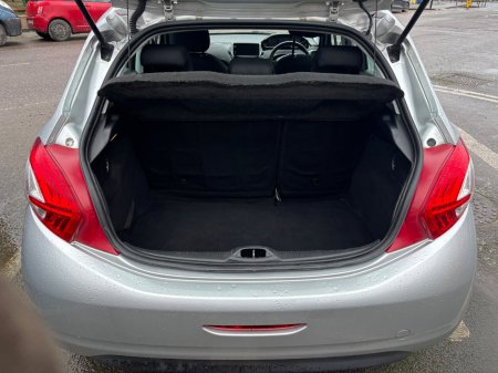 2014 Peugeot 208 - photo 10
