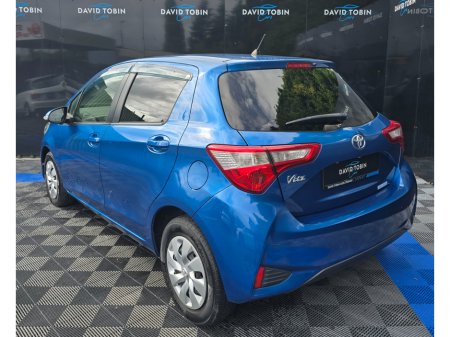 2017 Toyota Vitz - photo 11