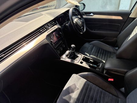 2020 Volkswagen Passat - photo 23