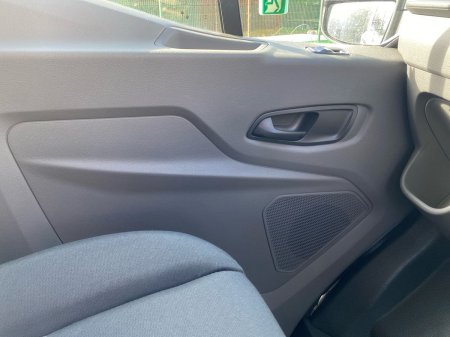 2026 Ford Transit Minibus - photo 11