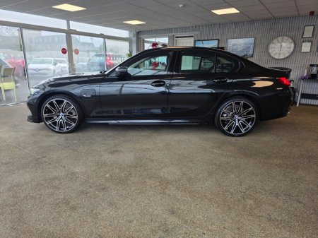 2023 BMW 3-Series - photo 4