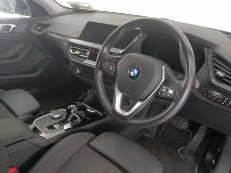 2023 BMW 1-Series - photo 6