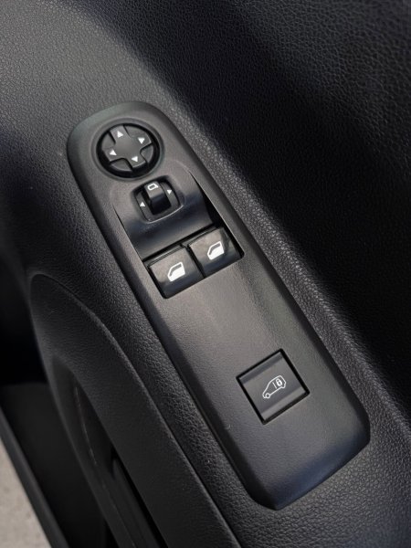2020 Peugeot Partner - photo 12