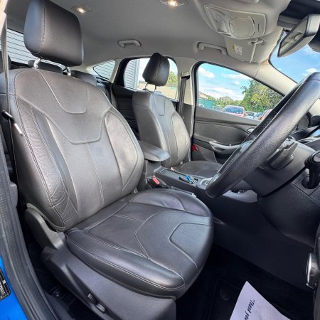 2015 Ford Focus - photo 29