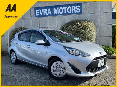2020 Toyota Aqua AUTOMATIC HYBRID 1.5 PETROL //KEYLESS ENTRY PUSH BUTTON START//REVERSE CAMERA//