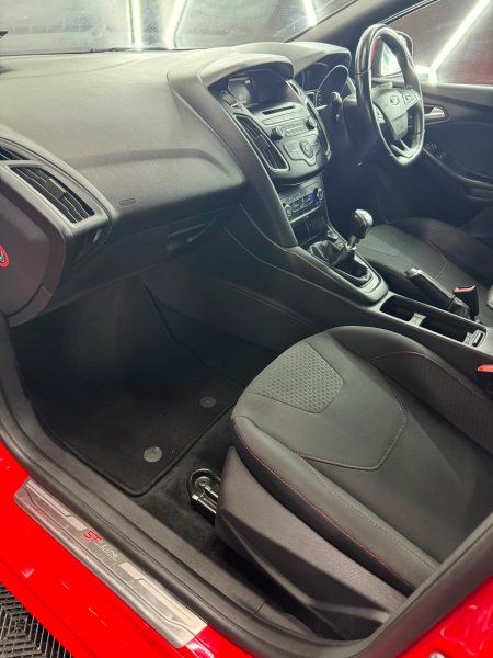 2017 Ford Focus - photo 18