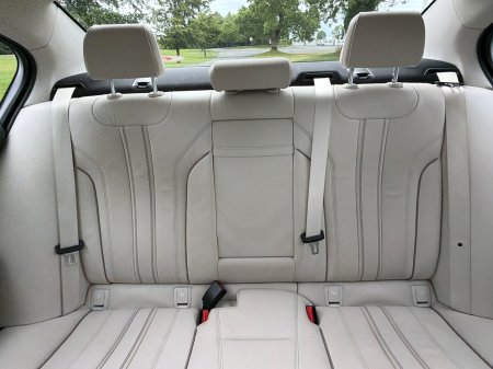 2021 BMW 5-Series - photo 23