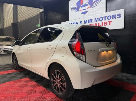 2015 Toyota Aqua - photo 4