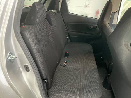 2018 Toyota Vitz - photo 14