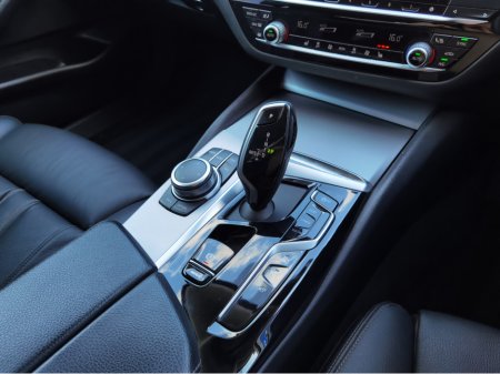 2022 BMW 5-Series - photo 18
