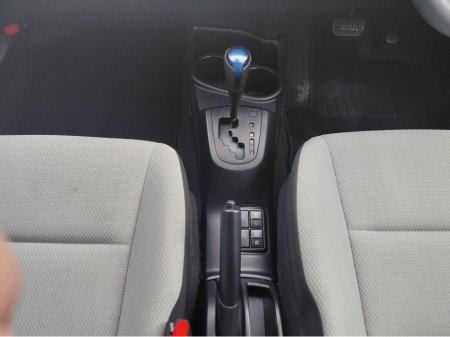 2017 Toyota Aqua - photo 12