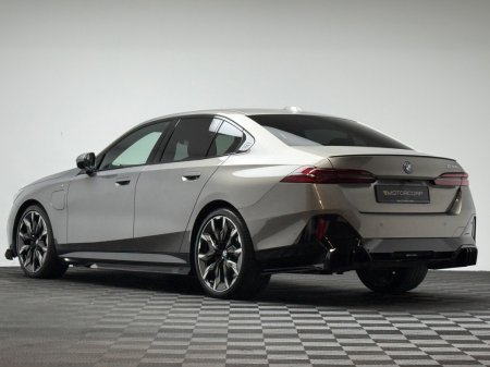 2025 BMW 5-Series - photo 5