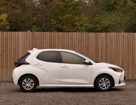 2022 Toyota Yaris - photo 13