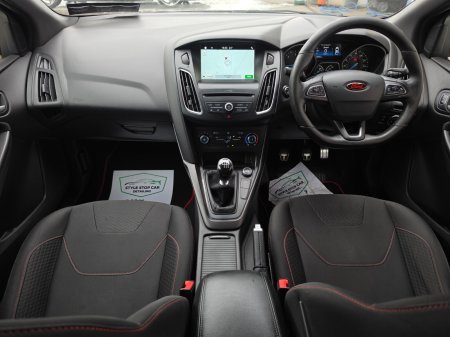 2017 Ford Focus - photo 27