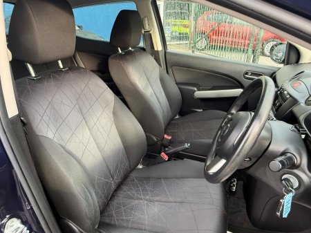 2013 Mazda Demio - photo 11