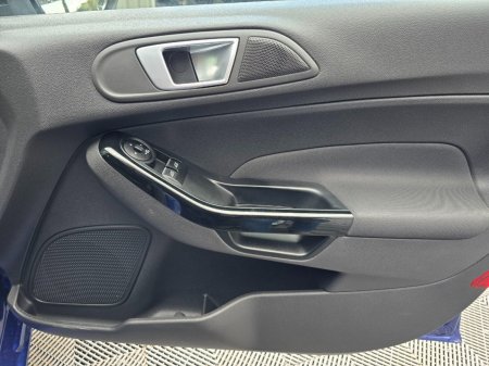 2015 Ford Fiesta - photo 18