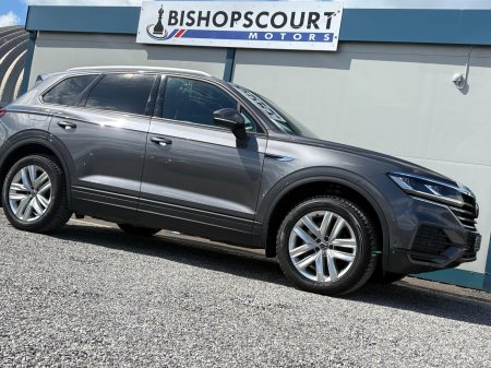 2023 Volkswagen Touareg - photo 3