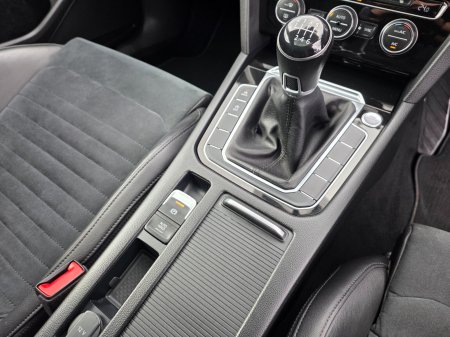 2019 Volkswagen Passat - photo 17