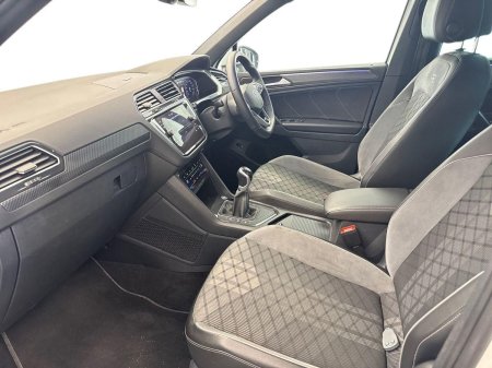2023 Volkswagen Tiguan - photo 2
