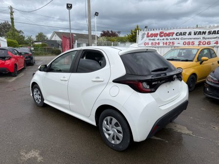 2020 Toyota Yaris - photo 2