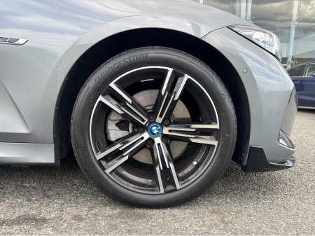 2024 BMW 3-Series - photo 6