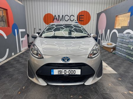2019 Toyota Aqua - photo 2
