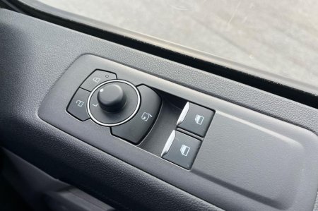 2025 Ford Transit Custom - photo 9