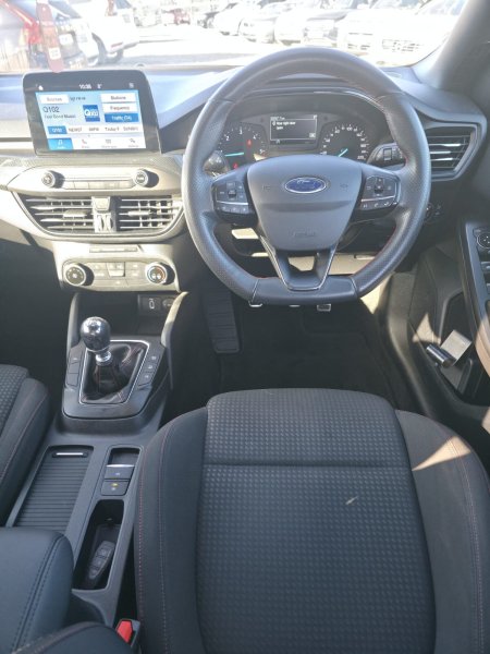 2020 Ford Focus - photo 14