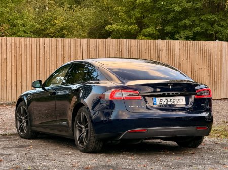 2015 Tesla Model S - photo 17