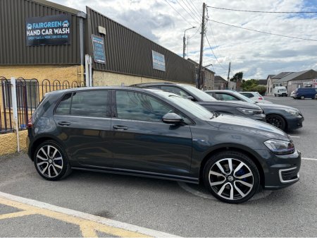 2016 Volkswagen Golf - photo 2