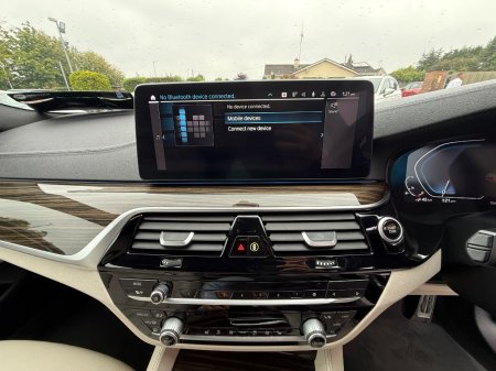 2022 BMW 5-Series - photo 23