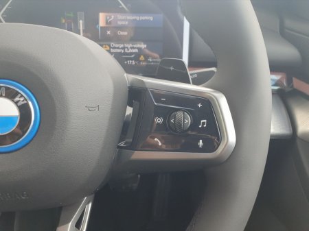 2026 BMW 5-Series - photo 18