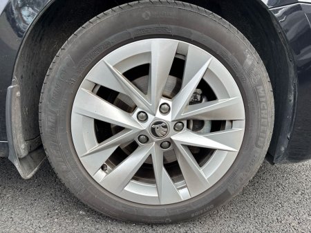 2025 Skoda Octavia - photo 5