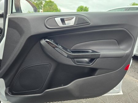 2015 Ford Fiesta - photo 18