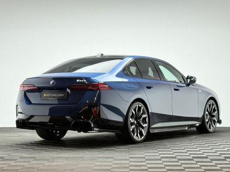2024 BMW 5-Series - photo 7