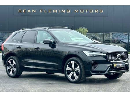 2025 Volvo XC60 Plus / Panoramic Sunroof