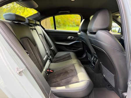 2023 BMW 3-Series - photo 28