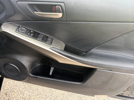 2017 Lexus IS - photo 8