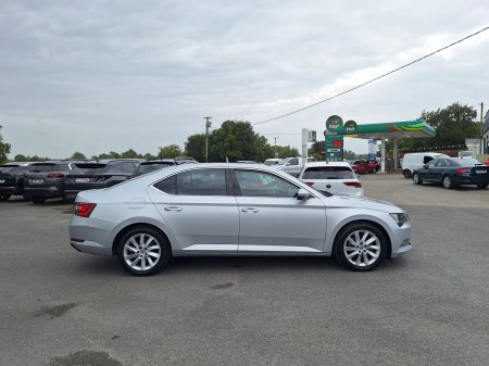 2017 Skoda Superb - photo 2