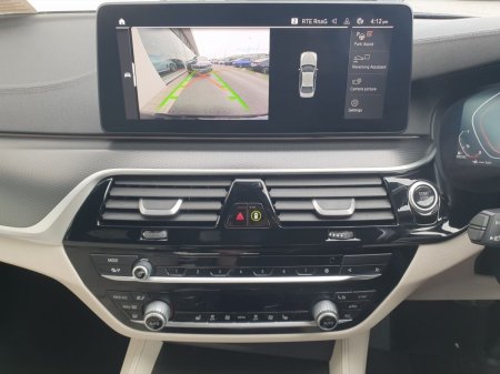 2022 BMW 5-Series - photo 19