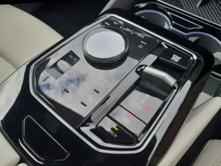2026 BMW 5-Series - photo 10