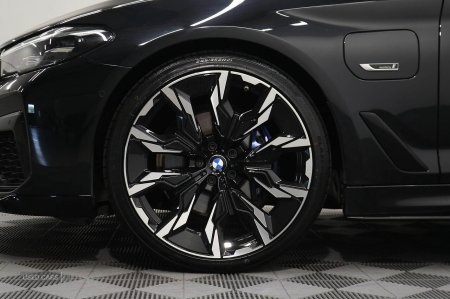 2023 BMW 5-Series - photo 10