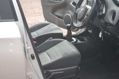 2016 Toyota Yaris - photo 11