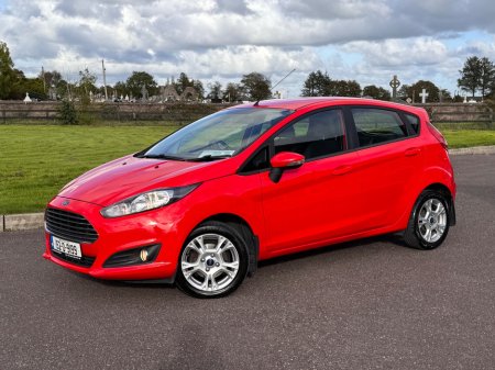 2015 Ford Fiesta - photo 2