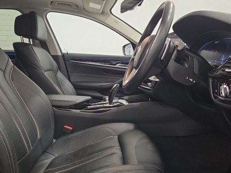 2023 BMW 5-Series - photo 12