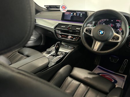 2020 BMW 5-Series - photo 17